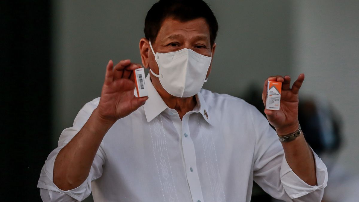 „Dáme vám ivermektin, vakcínu pro prasata,“ zuřil v televizi filipínský prezident